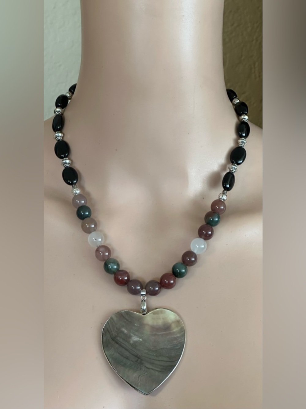 22-1/2 inch Yan Yuan Agate Gemstone bead necklace NWOT